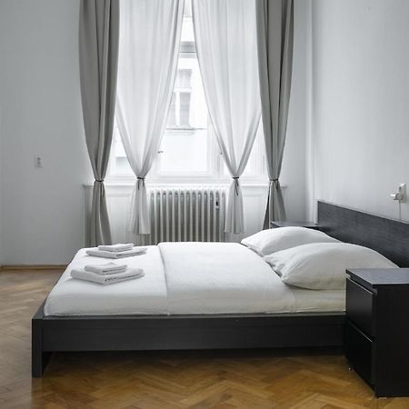 Prince Matyas Apartment Прага Экстерьер фото
